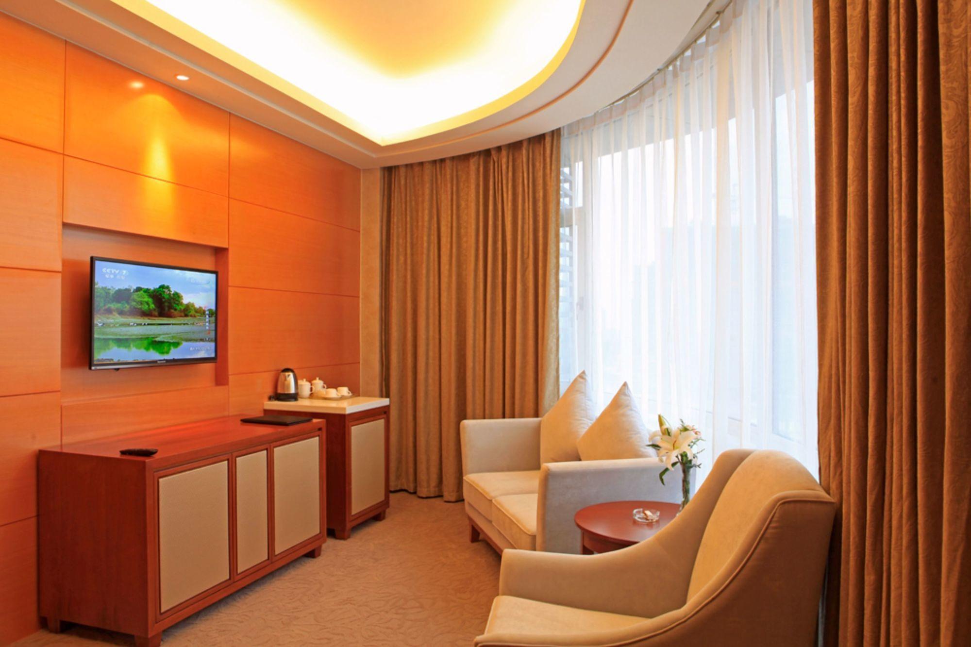 Suzhou Joy Holiday Hotel Exterior photo